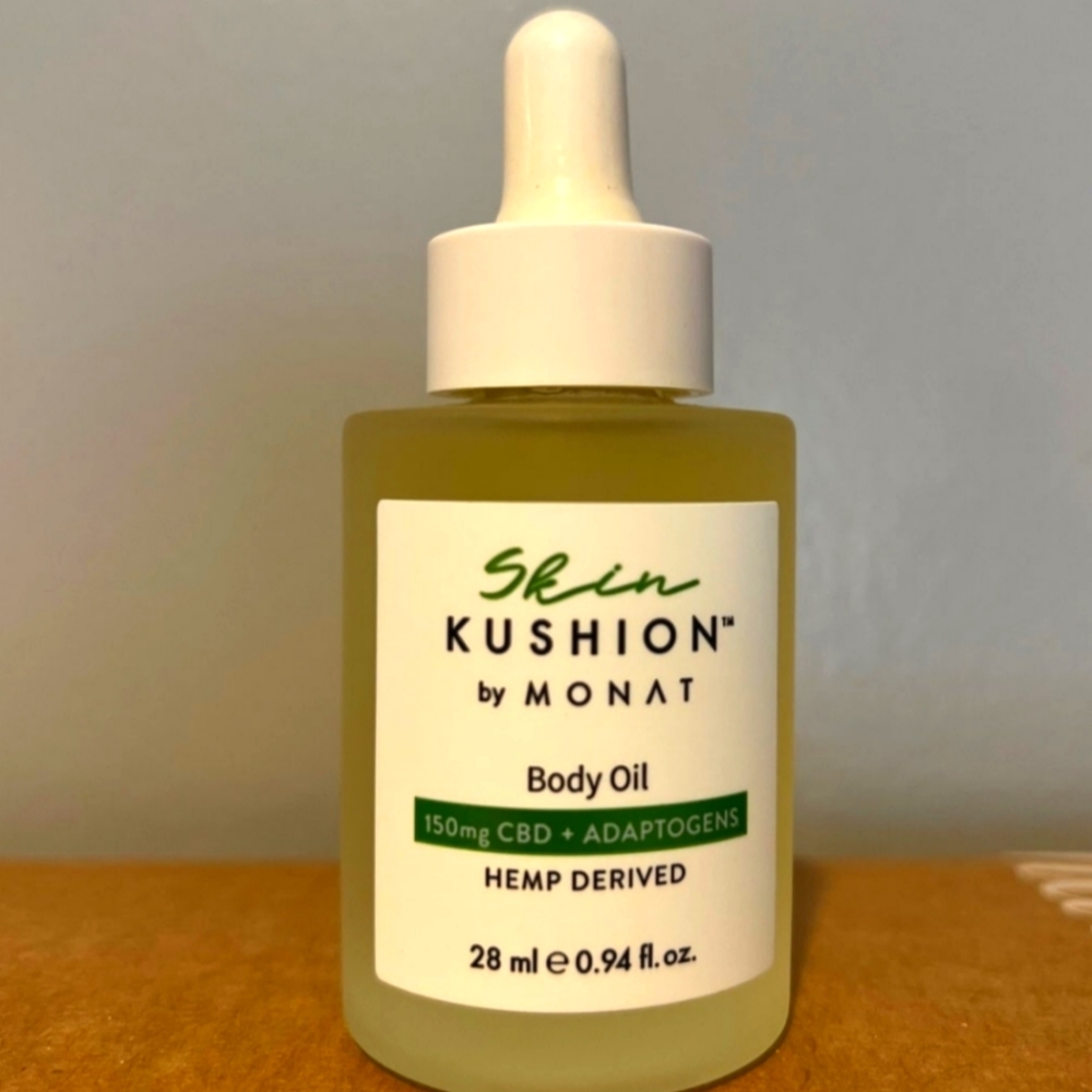 Skin Kushion Monat Body Oil